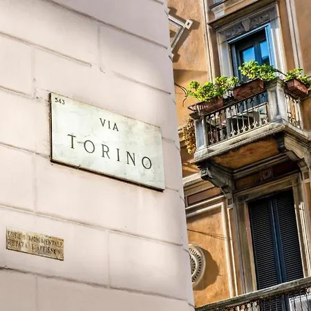 Walking To The Duomo From A Luxury Penthouse Apartment
